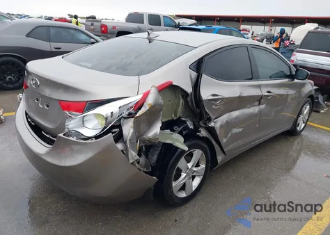 2013 Hyundai Elantra Gls/Limited from USA, damaged, VIN 5NPDH4AE4DH154554